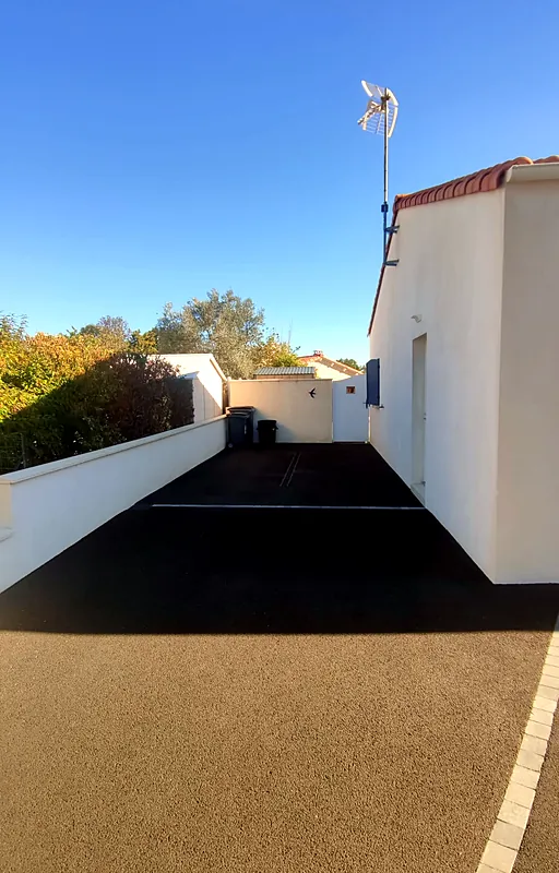 Carport : l'allée avant travaux
